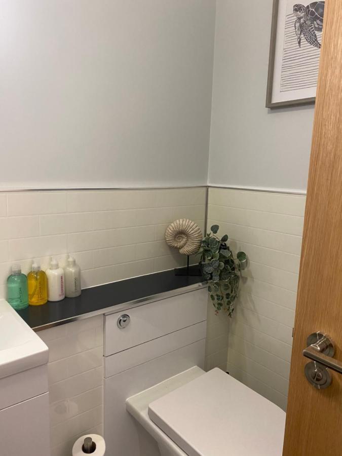 The Howff - Lovely 2-Bed Apartment In アンストラザー エクステリア 写真